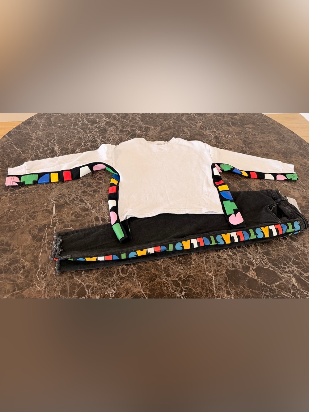 Stella McCartney Kids White Sweatshirt and Jeans with Multicolor Trim